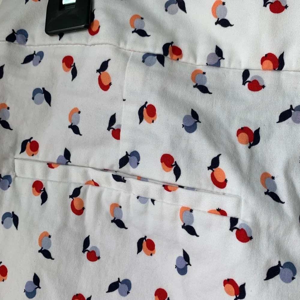 Madison Jules (Size 4) (NWOT) White with decorative design 2 front pockets - Picture 6 of 6